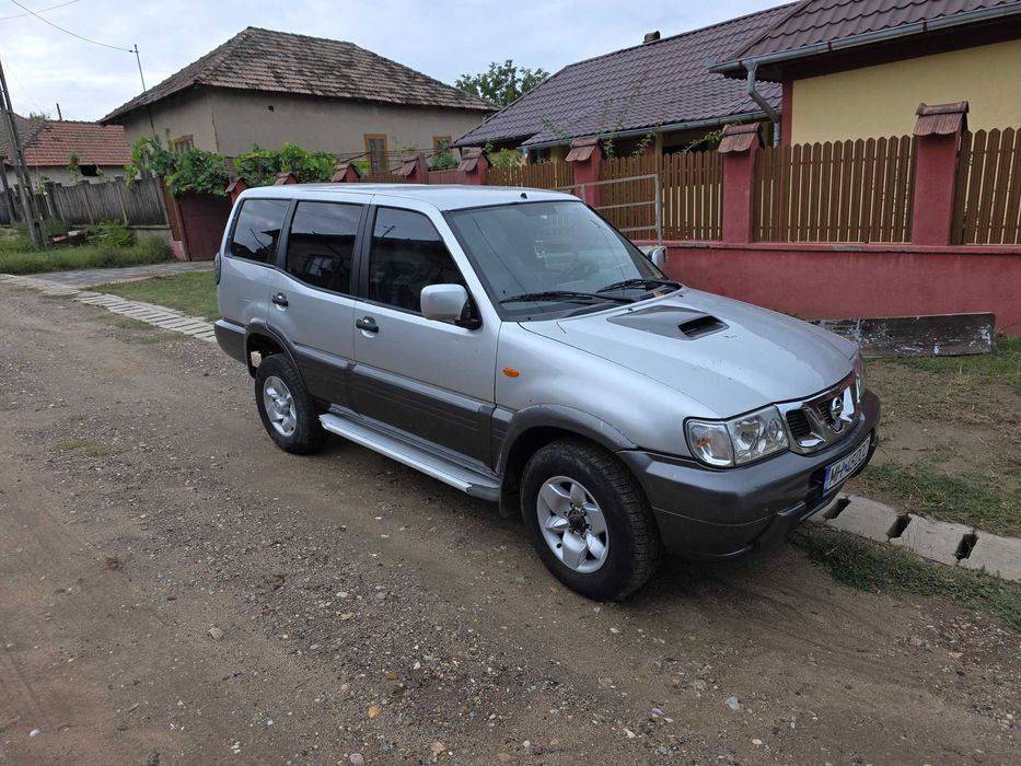 Vând Nissan Terrano 2 3.0