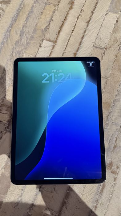 Apple iPad Pro + Magic Keyboard 11”