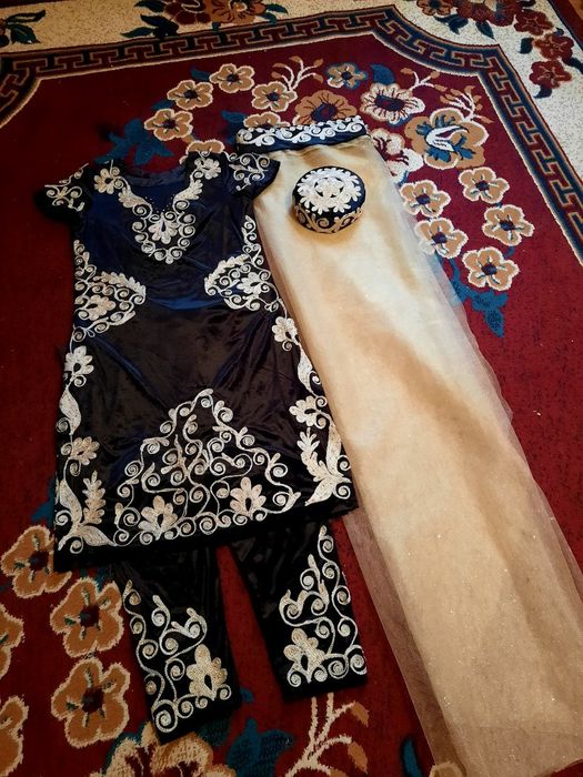 Ansambl Kelinlik libosi sotiladi. Aniq oladiganla yozsin