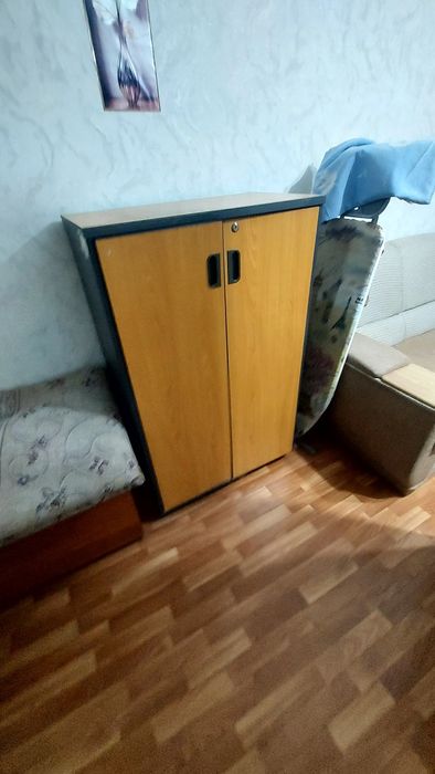 Шкаф тумбочка сатылады