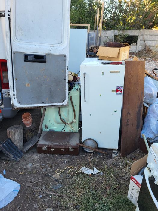 Servicii Debarasare mobilier si transport marfa