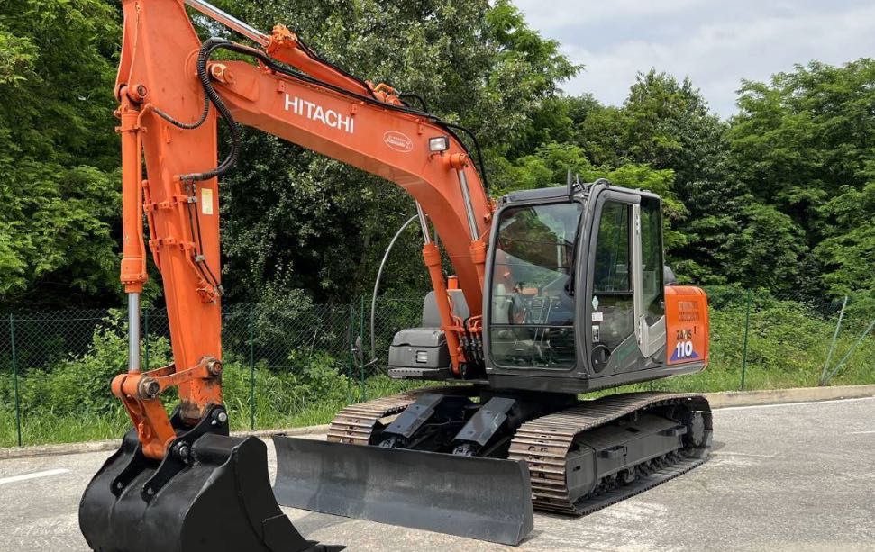 Dezmembrez excavator Hitachi ZX110, ZX130,ZX135, ZX160–piese excavator