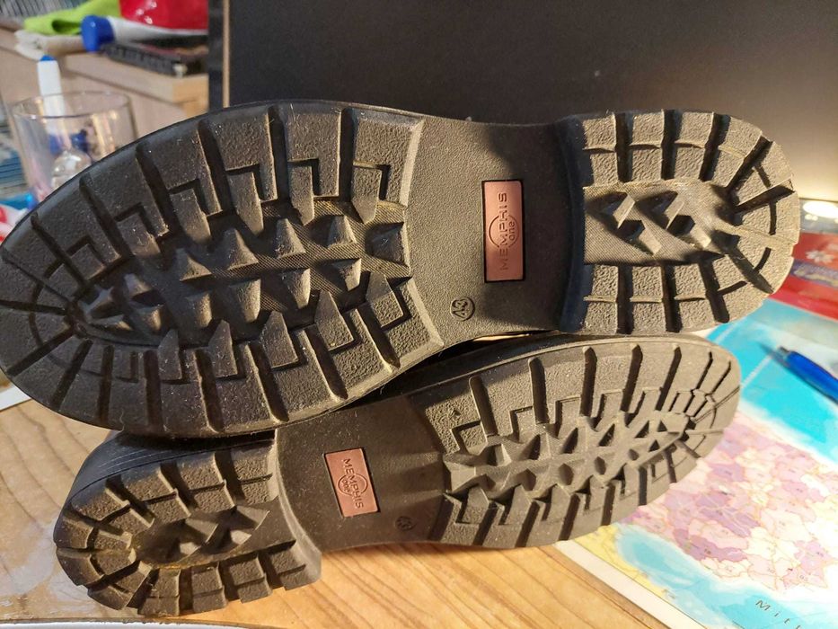 Vînd sau schimb pantofi piele MEMPHIS one