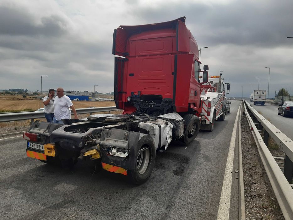 Тежкотоварна ПЪТНА ПОМОЩ ЗА Камиони TIR и автобуси