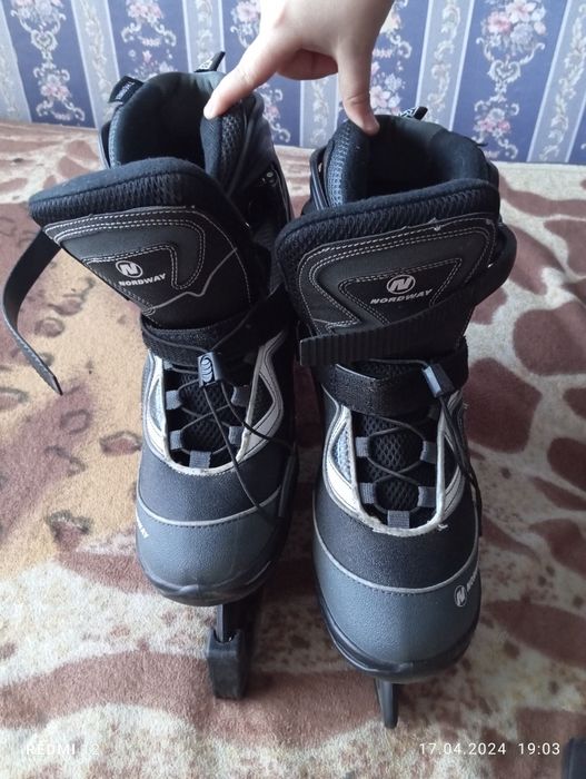 Продам коньки новые