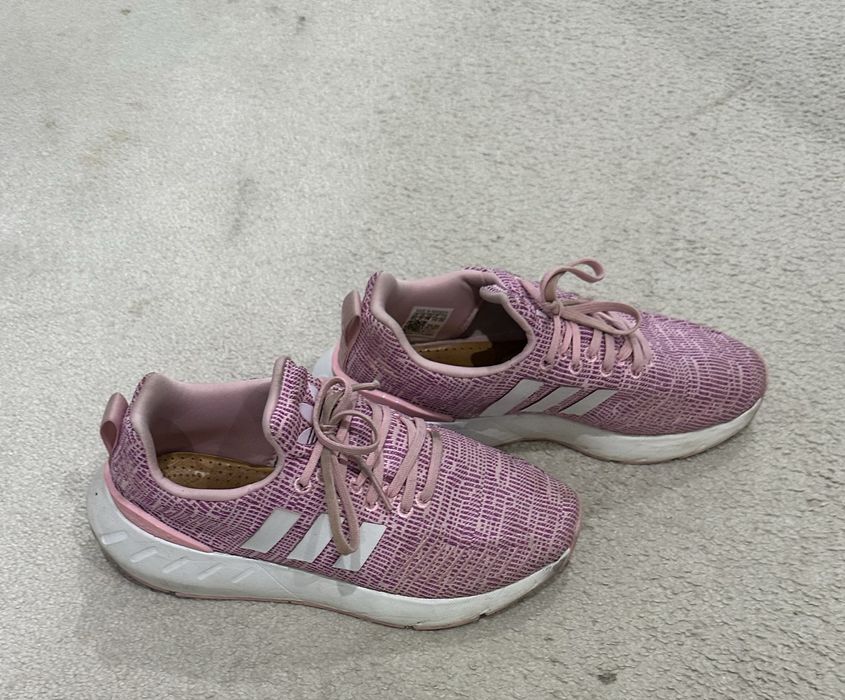 Детски розови маратонки Адидас за момиче