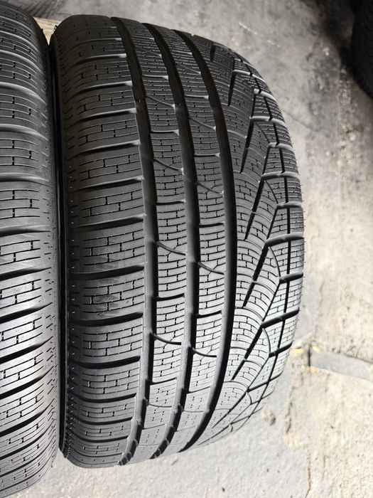 2 anvelope iarna 245/35/18 , Pirelli , RunFlat , DOT 2021 , 7 mm !