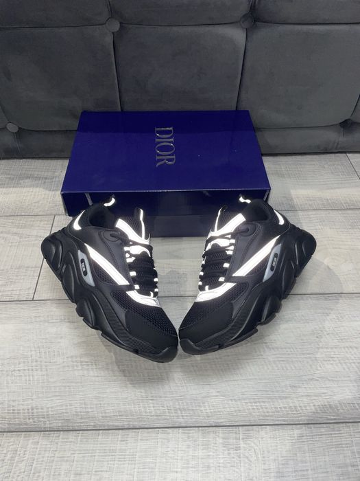 Dior B22