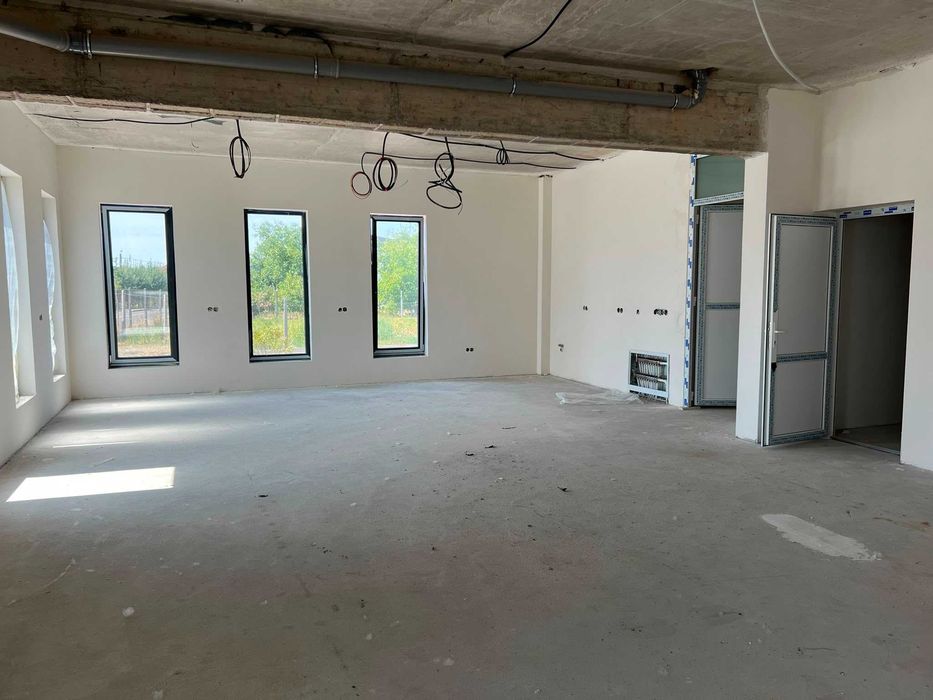Spatiu comercial, zona semicentrala, Acs Alajos, 178 mp