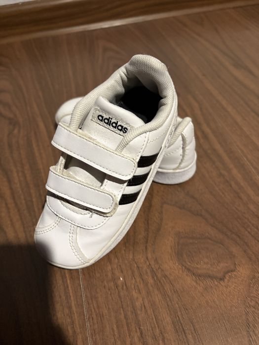 Adidasi adidas copii