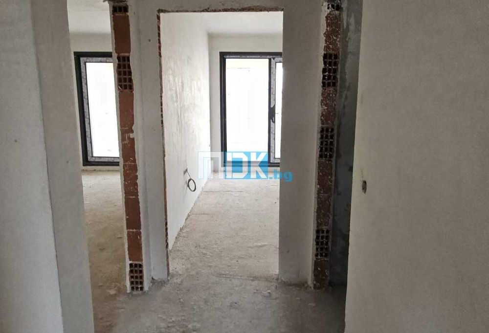 Двуетажна къща с 3 спални