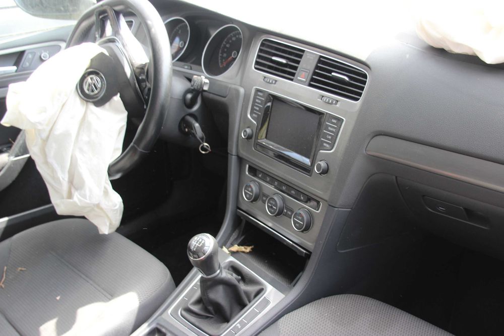 Фолксваген Голф 7  VW GOLF -   1.6 TDI   2013 г.  – Само на части