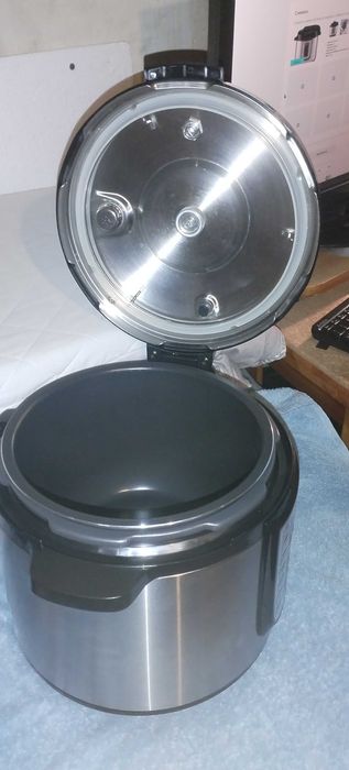 Продавам Мултикук TefalCY505EE0,в гаранция 22 месеца. . Цена 60 евро.