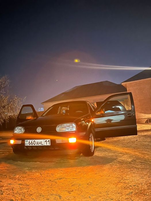 Фолсфаген голф. 1993