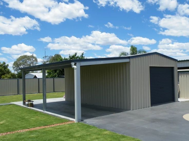 Vand garaje din panouri sandwich