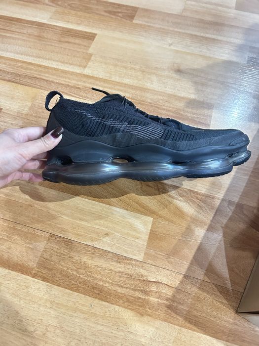 Продам кроссовки мужские