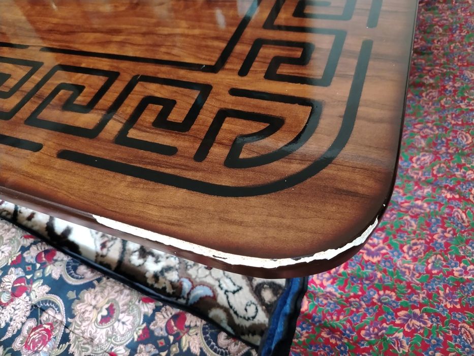 Хонтахта стол сотилади