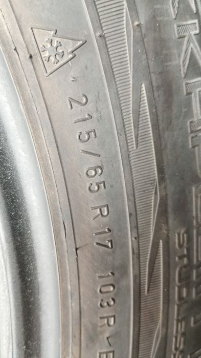 Set anvelope iarna 215 65 R17 NOKIAN Hakkapeliitta R2 ca noi