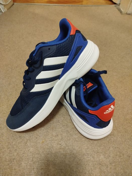 Adidas  Номер 40