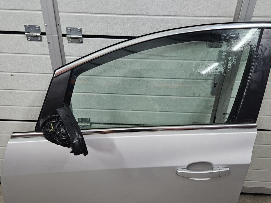 Usa stanga fata completa Opel astra j