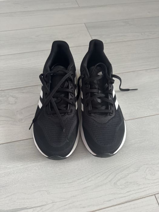 Кроссовка adidas женский