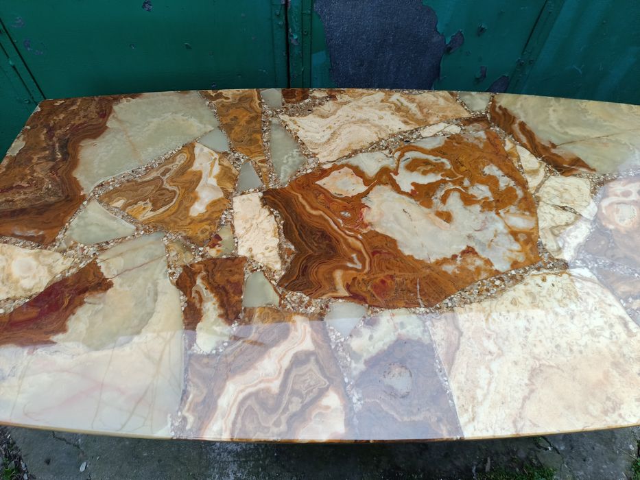 Маса от Оникс от края на 60сете