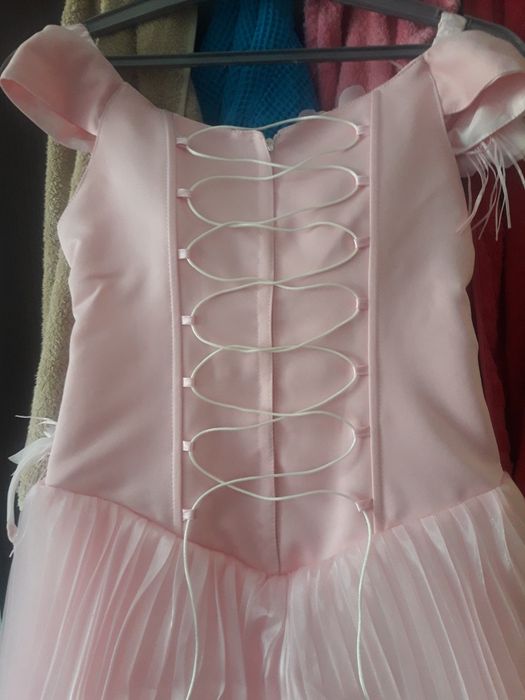 Пышное платье розовое