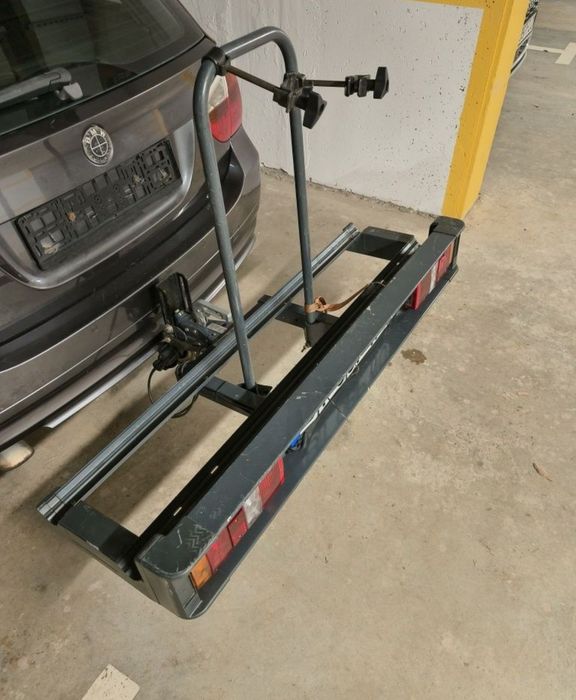 Suport biciclete auto cu prindere pe carlig Thule
