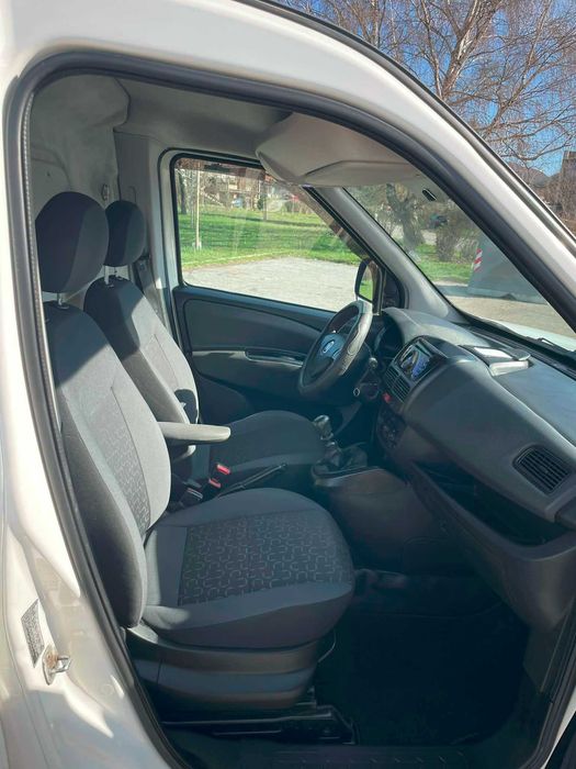 FIAT DOBLO - 2012г Бензин - Метан