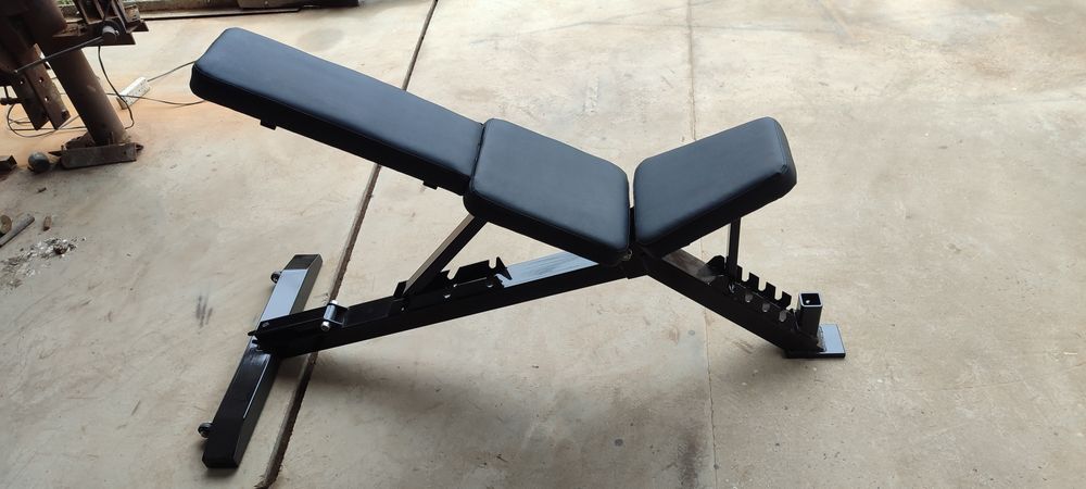 Скамья для жима штанги и разводки гантелями