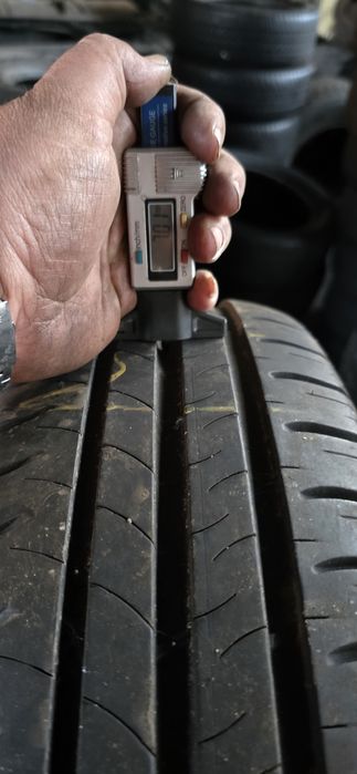 Гуми 2бр 195/65/15 - 1бр  - 30 евро