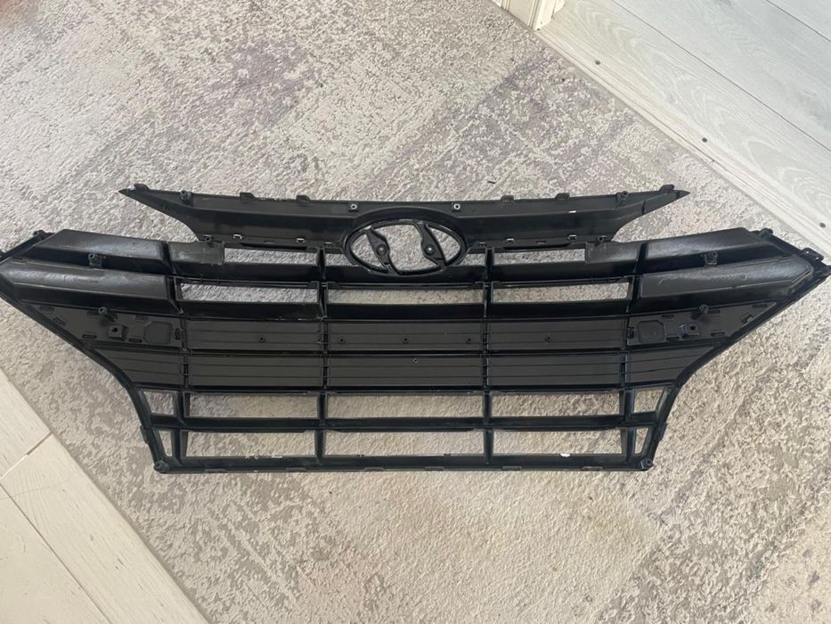 Решетка радиатора Hyundai Elantra