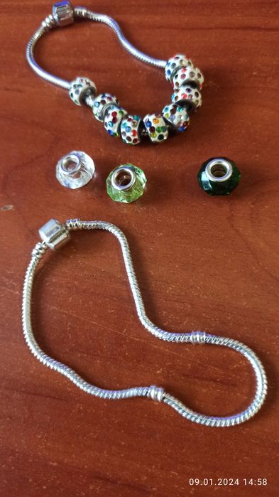 Браслет с шармами