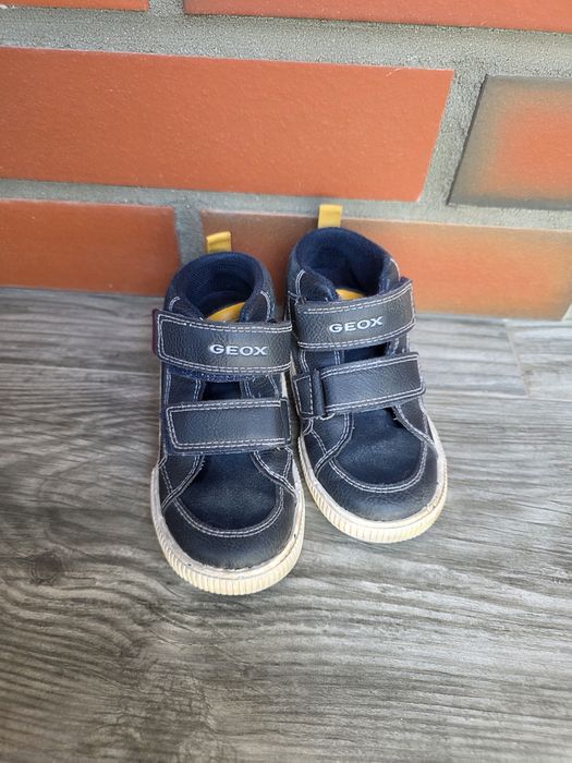Продам детские ботинки geox.