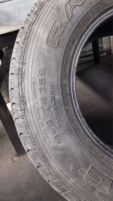 Продам зимнюю резину 215/75/15