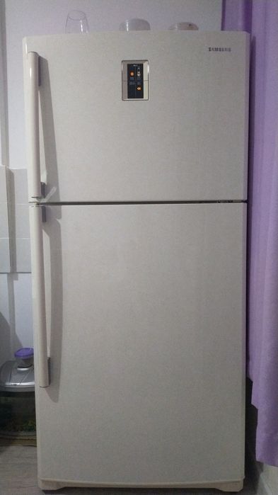 холодильник продам
