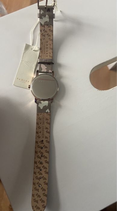 Нов часовник Radley с кученца