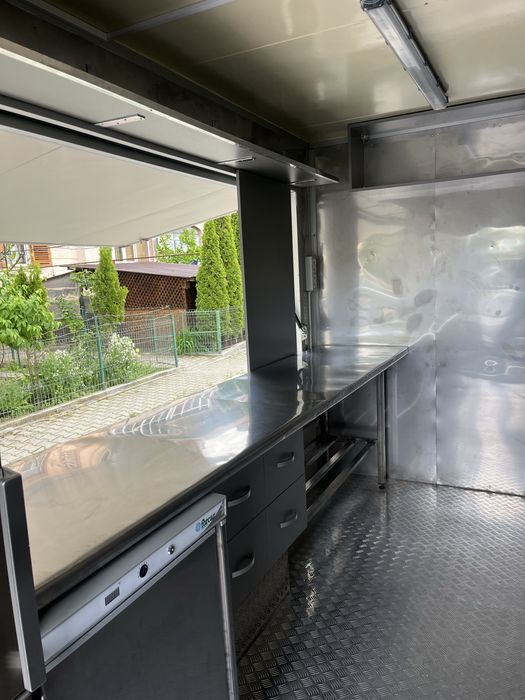 Rulota comerciala Fast Food / Food Truck de inchiriat