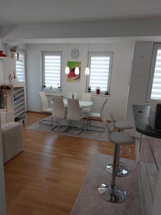 Дава се под наем Двустаен апартамент в София, Витоша - 58 кв.м за 586.5 € - Снимка #1