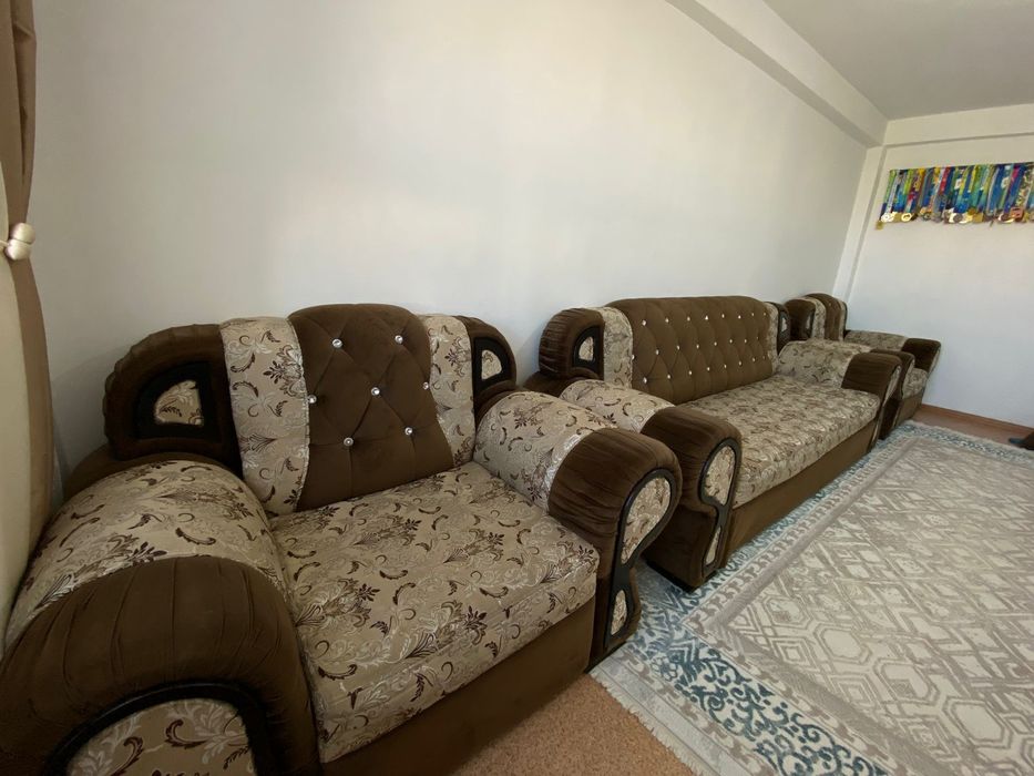 Срочно продам диван