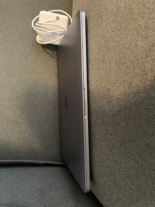 Продается Macbook pro 16/512 gb