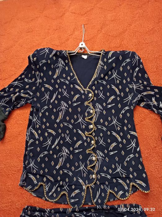 Костюм женский нарядный