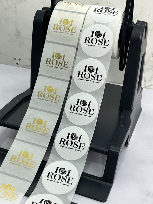 Лента и наклейка