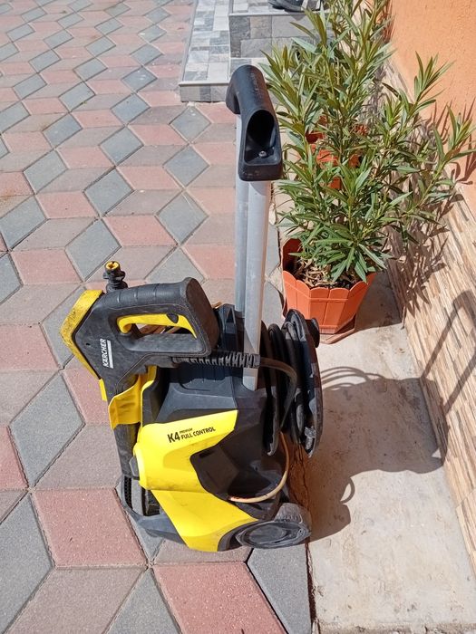 Vind aparate de spălat karher k4