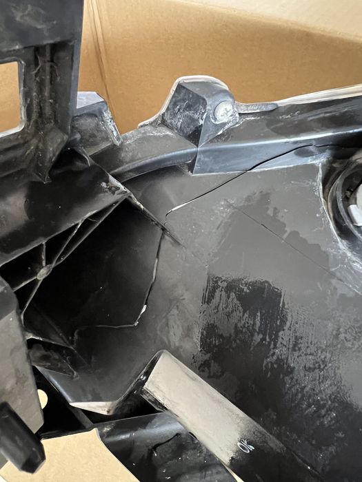 Мазда 5 фар ляв …………………