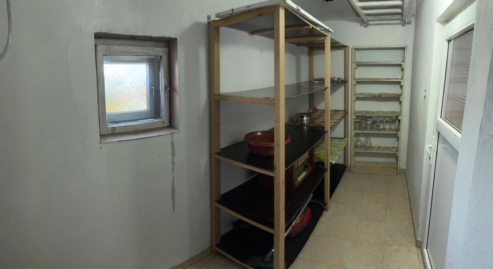 Casă la 4 km de centrul orasului Simeria.