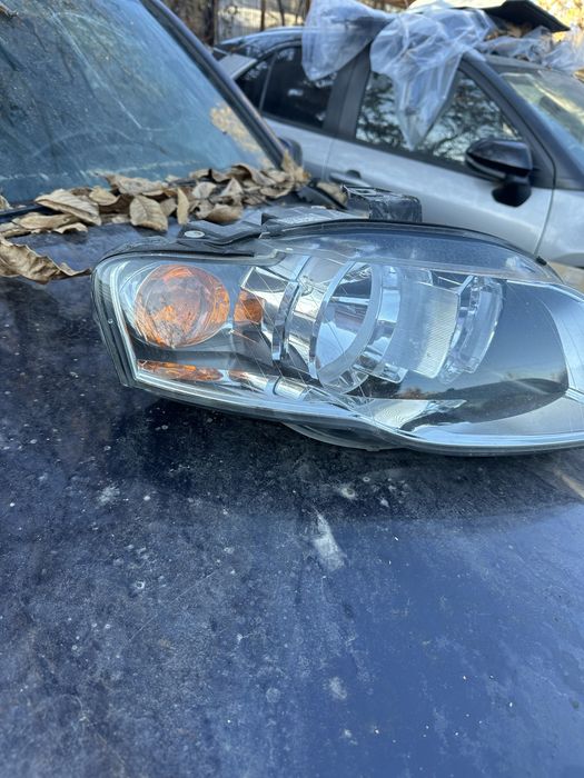 Audi 4 десен  фар 2005-07