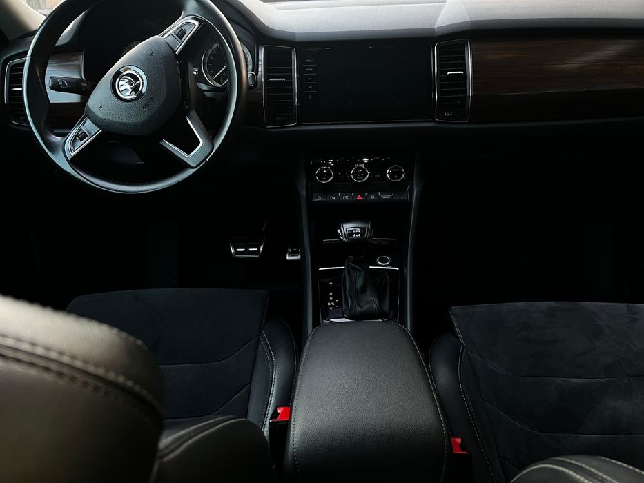 Skoda Kodiaq Scout 2.0 TSI 180 CP 4x4 DSG, 7 locuri | Webasto | Caiet de service