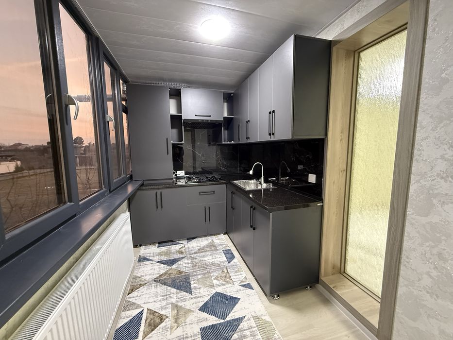 Продаю 4-комнатную квартиру