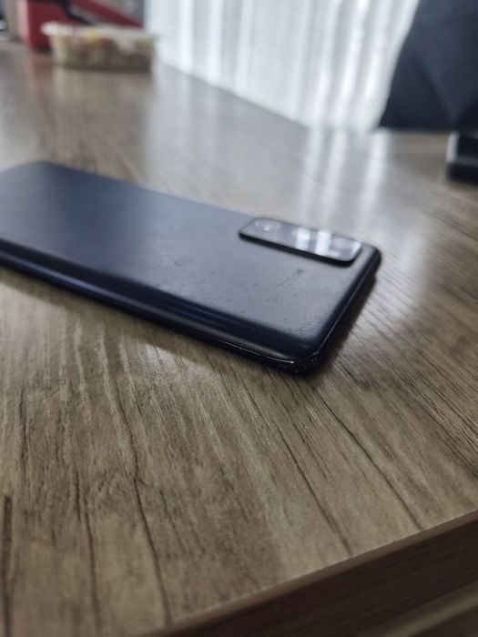 Продам samsung s20fe 6/128